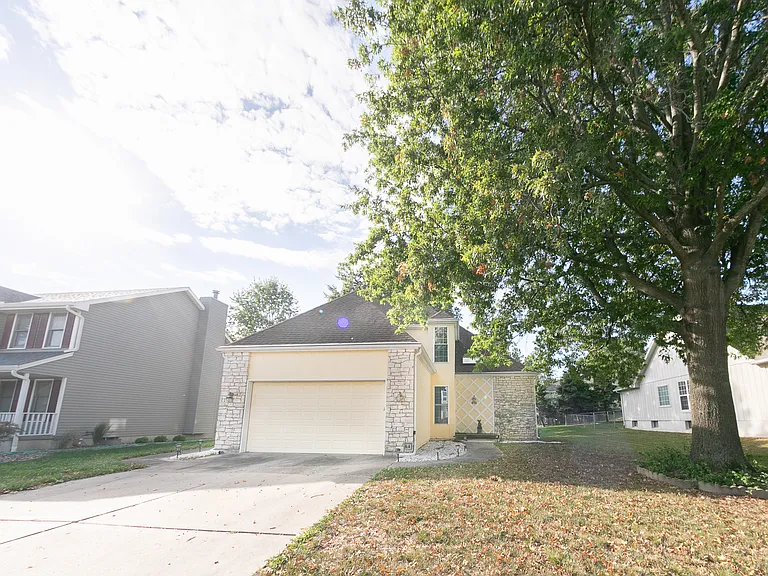 618 Chaucer Ln — Photo 20