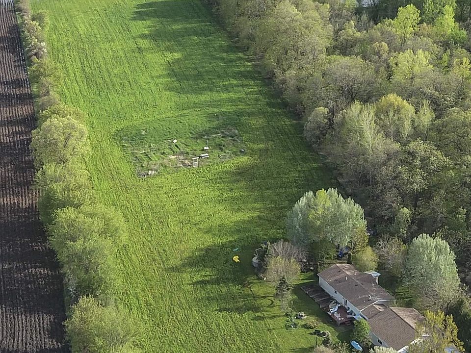 Aerial view of property 