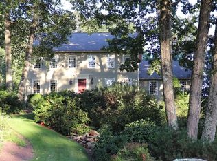 24 Plumbley Rd, Upton, MA 01568