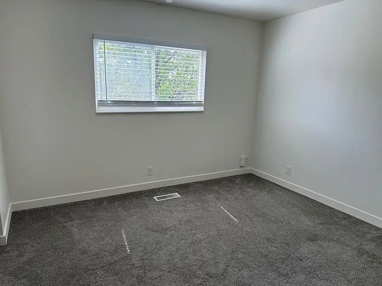 81 W 300 N #TOWNHOUSE — Photo 18