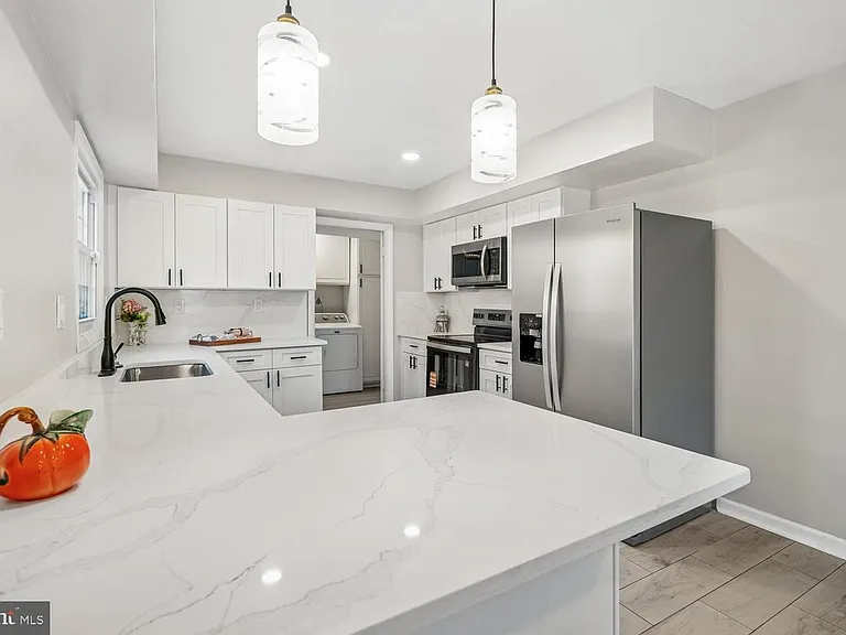 12200 Fleming Ln — Photo 10
