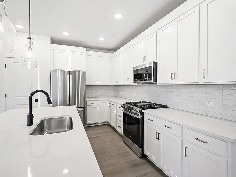 882 W Caroline Dr — Photo 40