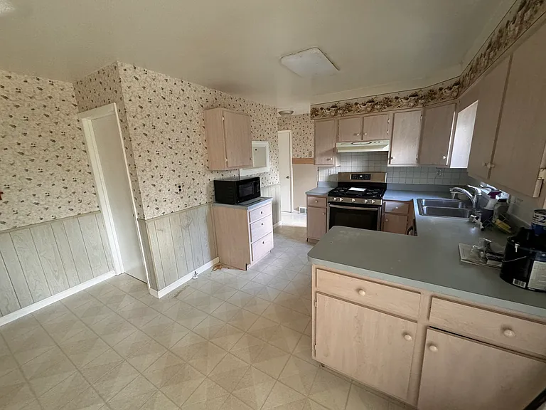 401 Duenke Rd — Photo 9