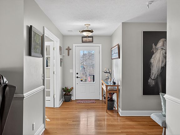 3rd image of 2012 Mooreland Dr