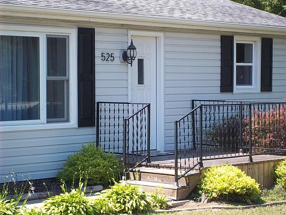 3rd image of 525 Evans St