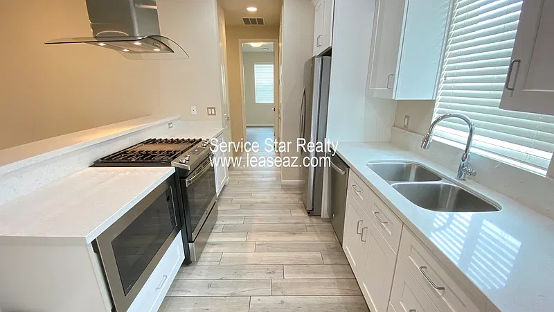 3 bed, 2.0 bath, 1317 sqft, $2,465 — Photo 4