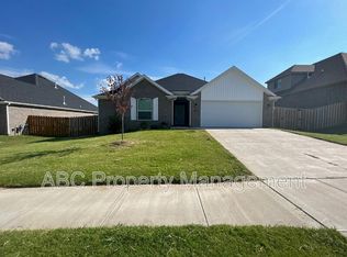 350 S Emerald Woods Run, Farmington, AR 72730