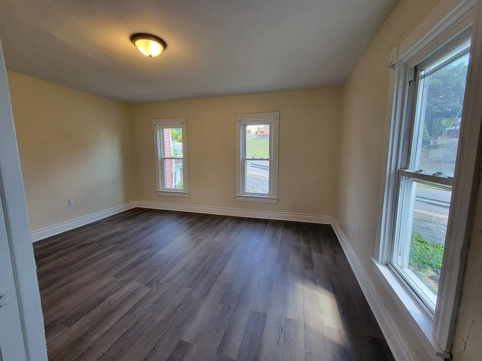 2 bed, 960 sqft, $1,000 — Photo 1