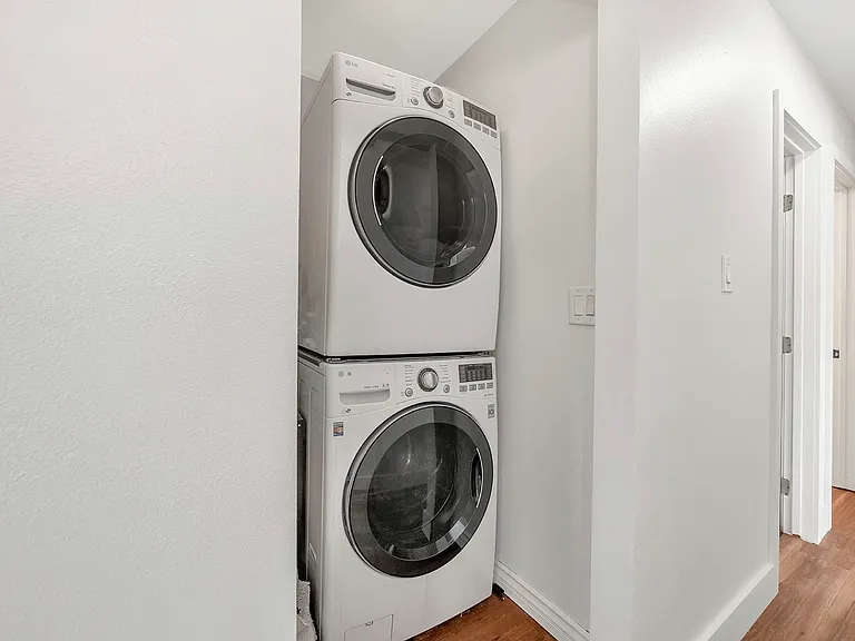 Adoree St — Photo 8