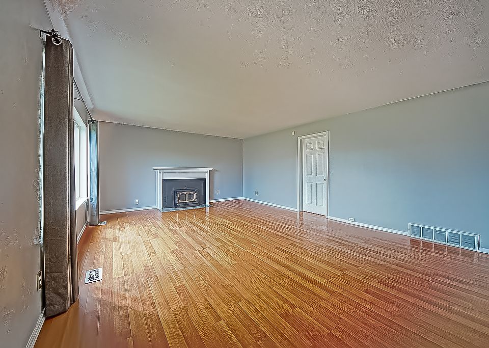 1st image of 4536 Yakima Ave