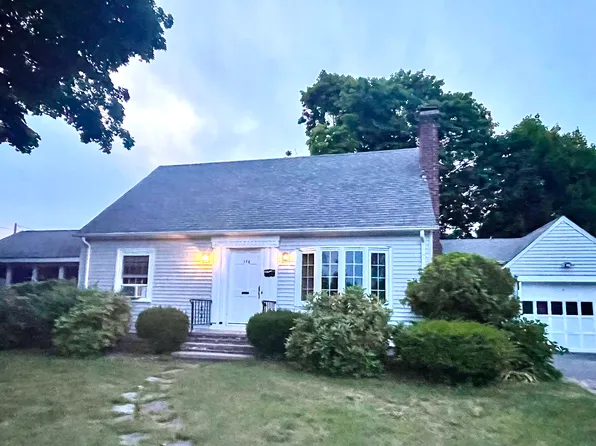 176 Harmony Ct, Warwick, RI 02889