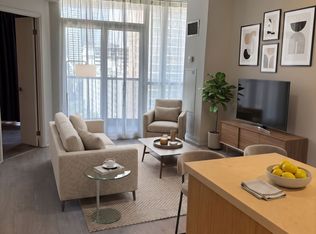 21 Carlton St #1904, Toronto, ON M5B 1L3