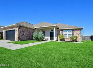 2205 Rhonda Ave, Ocean Springs, MS 39564