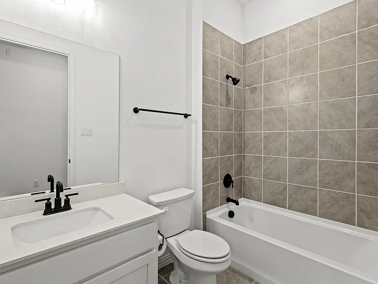 7521 Laburnam Rd — Photo 27