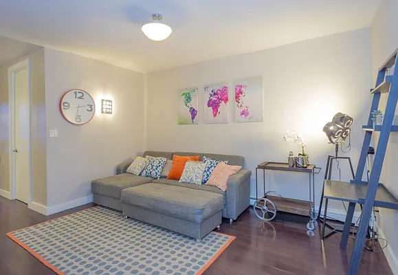 Rented by Aventana | media 6