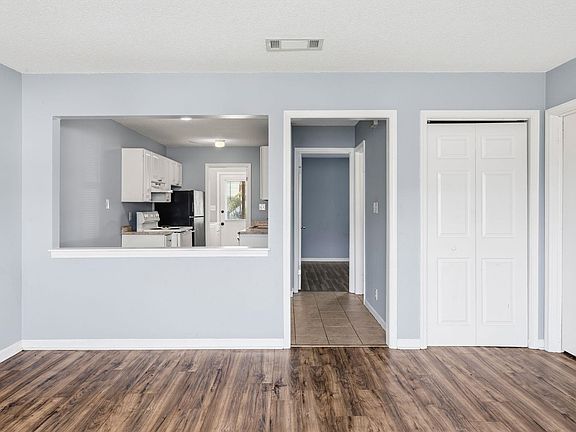 4th image of 755 Burcale Rd. #B7