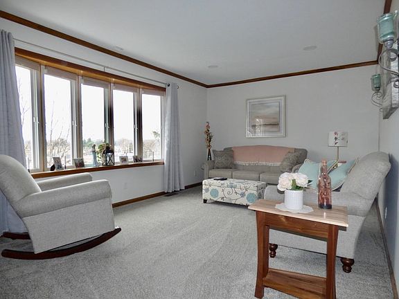 4th image of 112 Holly Ln
