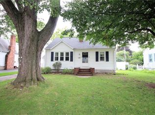 125 Cabot Rd, Rochester, NY 14626