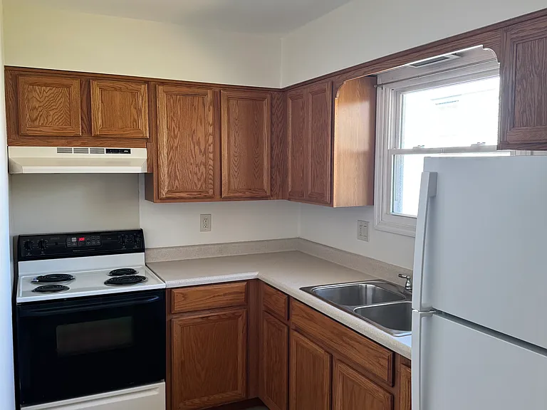418 Main Ave — Photo 3