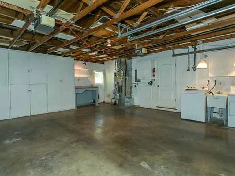 6053 Fernbrook St — Photo 13
