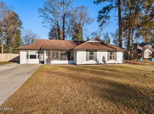 3 Chesterfield Dr, Beaufort, SC 29906