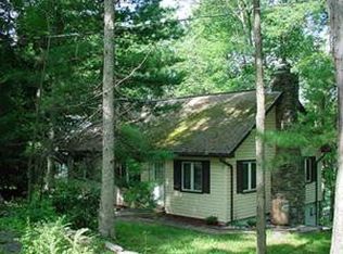 40 Park Rd, Hawley, PA 18428