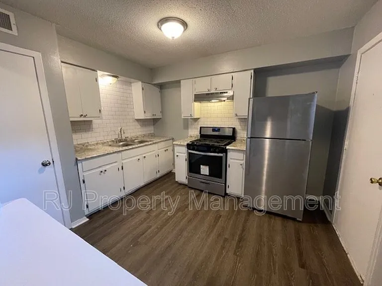 605 Patterson St #7 — Photo 7