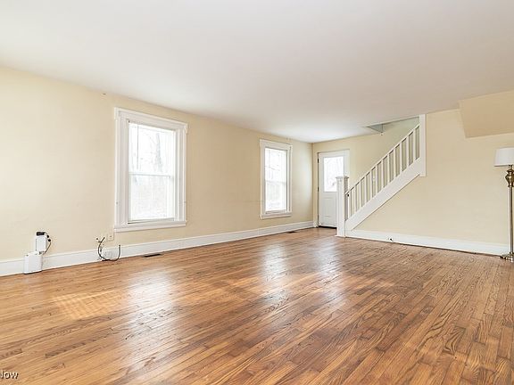 4th image of 11018 Music St