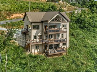 420 Greystone Hgts Rd, Gatlinburg, TN 37738