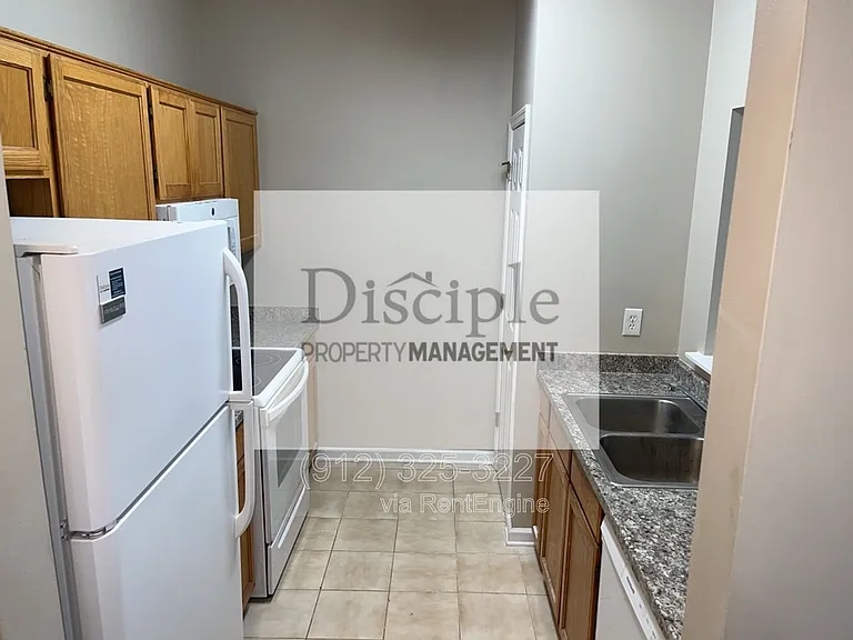 22 E Dubois St #8B — Photo 10