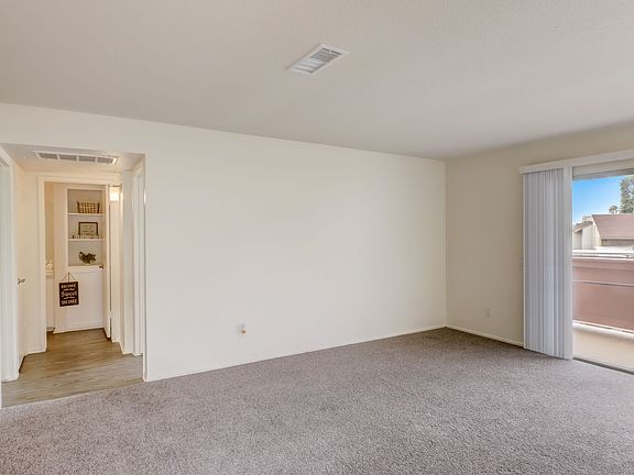4th image of 859 N Mountain Ave #1B-1Ba-680Sqft