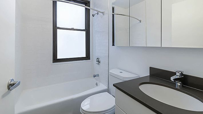 2nd image of 167 E 63rd St #C