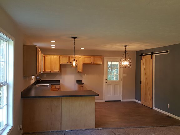 2nd image of 556 Masters Ln