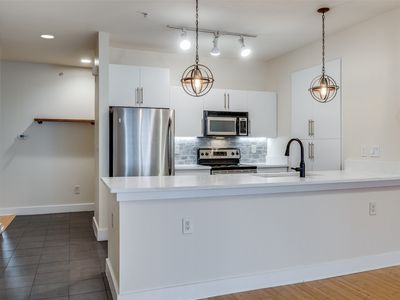 4605 Cedar Springs Rd APT 221, Dallas, TX, 75219