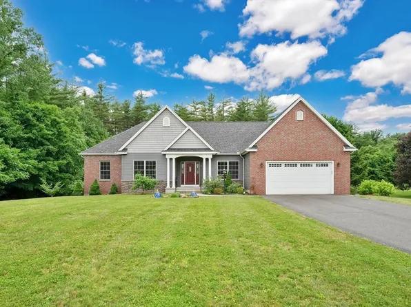 4 Pine Wood Dr, Southampton, MA 01073