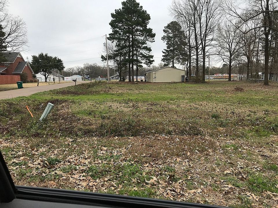 2nd image of 400 E Avenue F
