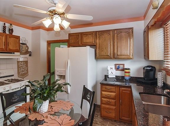 5th image of 402 S 21st Ave