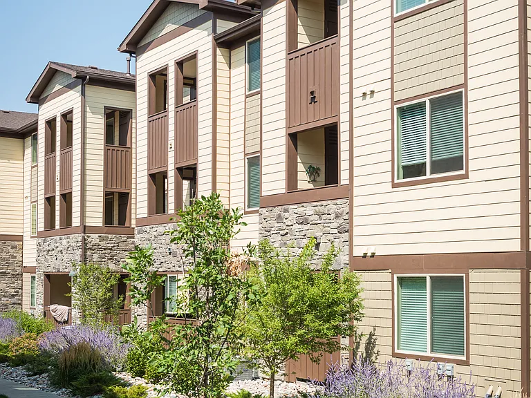 Estate at Woodmen Ridge — Photo 8