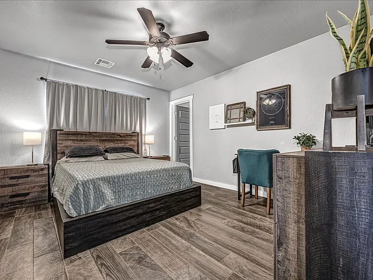 10300 Glover River Dr — Photo 16