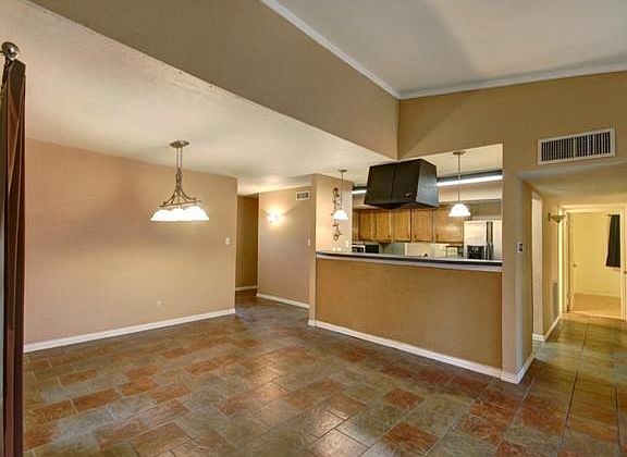 2nd image of 4032 Manzinita St