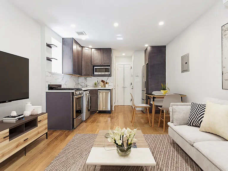 313 E 61st St #3D — Photo 2