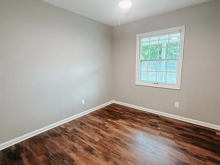 1408 Clayton Ct — Photo 6