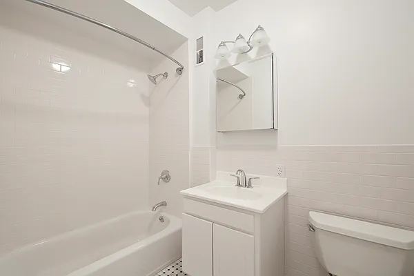 Rented by Bold New York | media 37