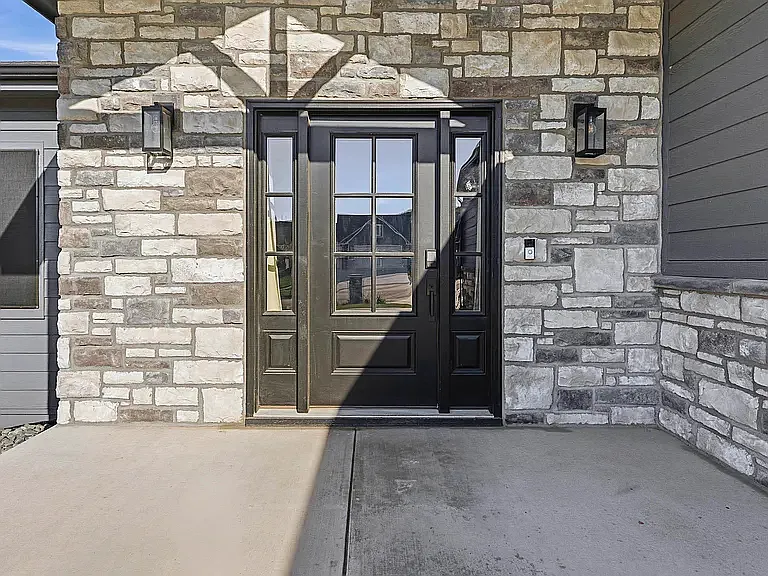 3912 Travers Cir — Photo 3