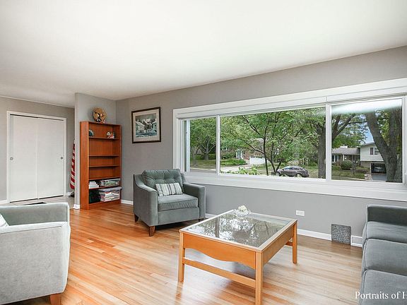 4th image of 549 Maywood Ln