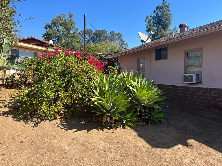 3130 Las Palmas Ave — Photo 10