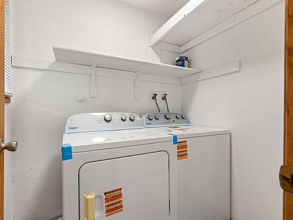 4th image of 3605-3609 NE 49th St #5