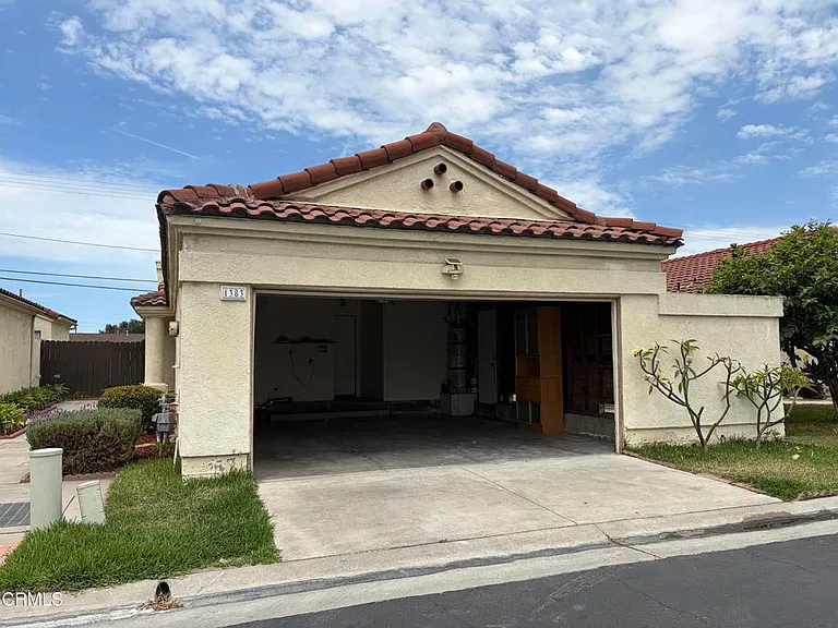 1383 N Mariner Way — Photo 3