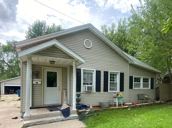 623 N Ottawa Ave, Dixon, IL 61021