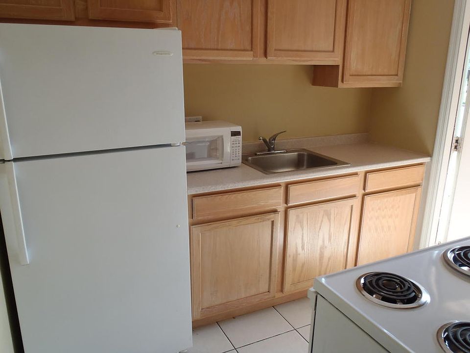 1st image of 805 Lighthouse Dr APT D
